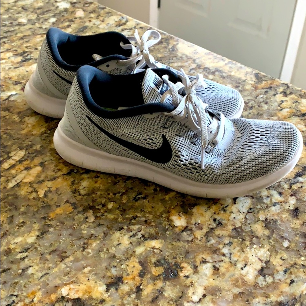 Nike tennis shoes